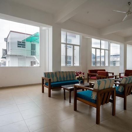 Hotel Oviya Vavuniya Exterior photo