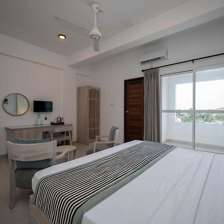 Hotel Oviya Vavuniya Exterior photo