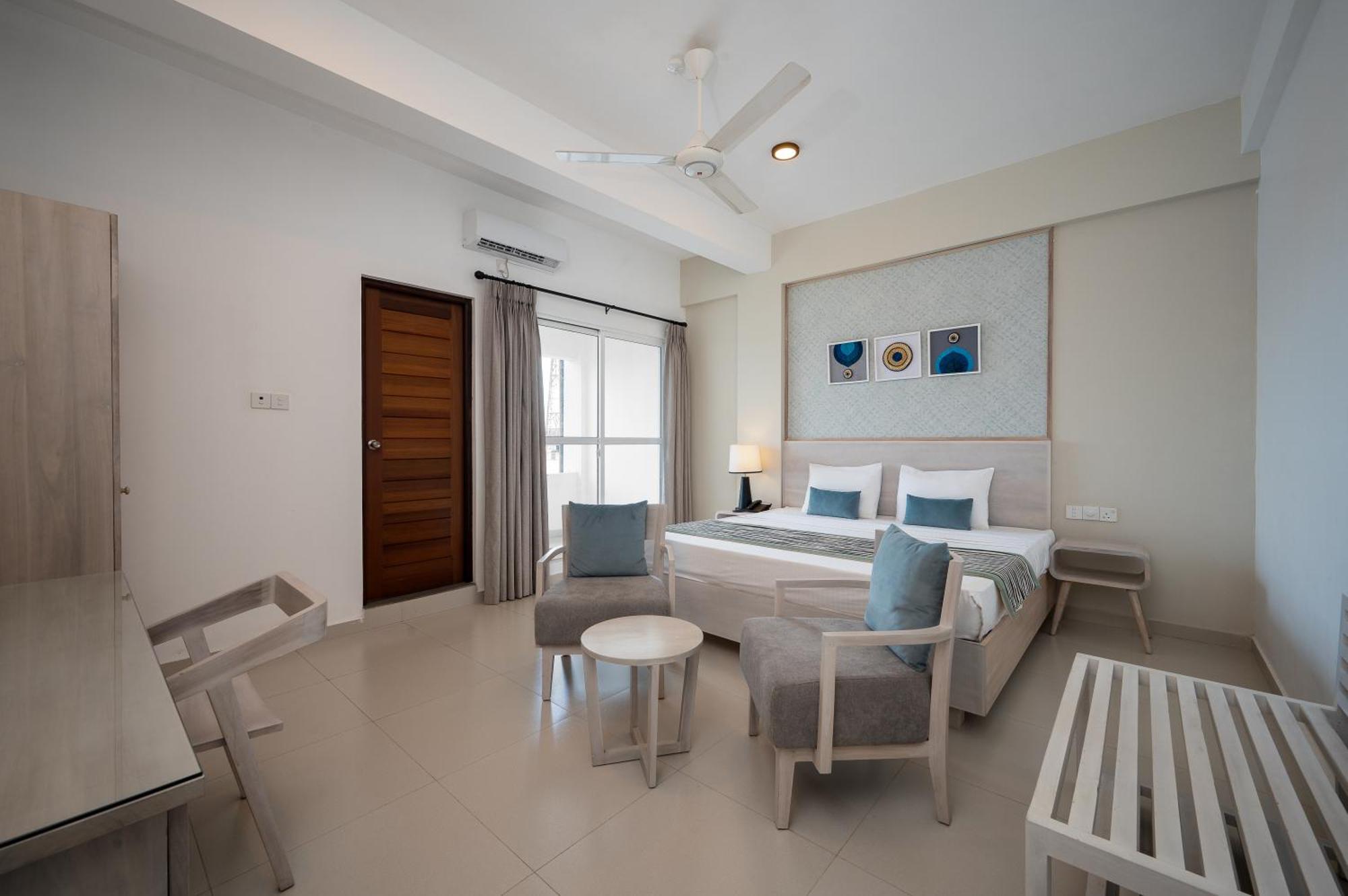 Hotel Oviya Vavuniya Exterior photo